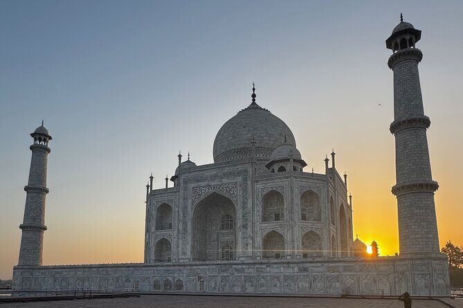 Taj Mahal Luxury Tour By SUPERFAST Train From Delhi - Who Should Consider This Tour?