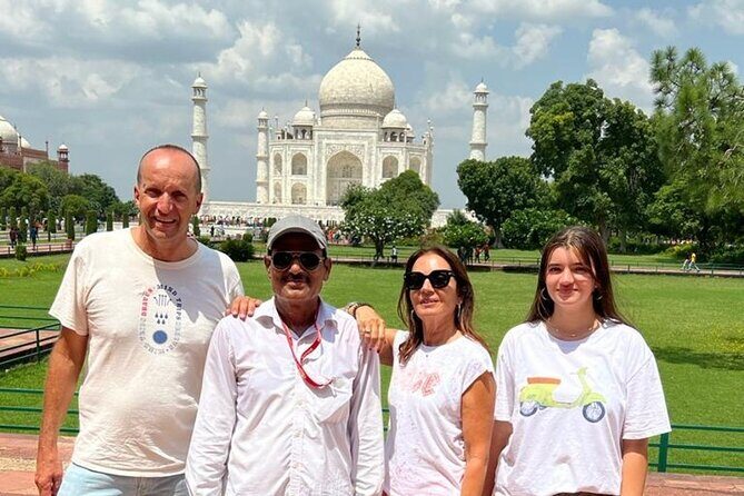 Taj Mahal Luxury Tour Package by Car - Key Points