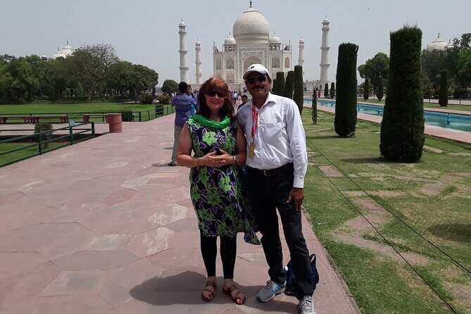 Taj Mahal Luxury Tour Package by Car - The Authentic Touch
