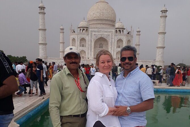 Taj Mahal Luxury Tour Package by Car - FAQs