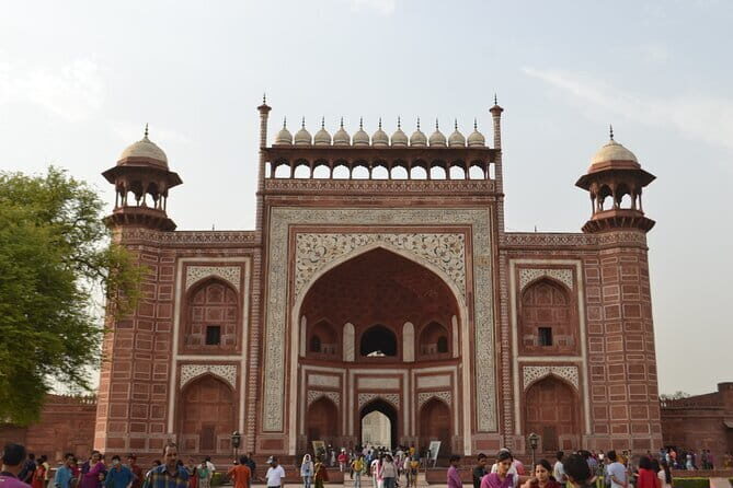 Taj Mahal Private Day Tour From Delhi with Transportation - What Travelers Say
