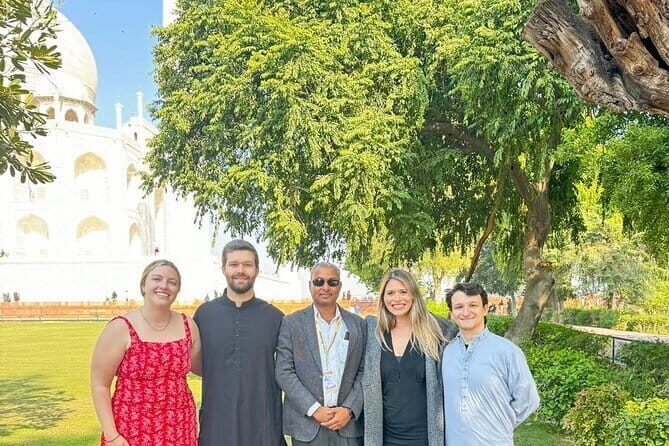 Taj Mahal same day luxurious Tour by Superfast Train from Delhi - The Experience of the Tour: From Delhi to Agra in Style