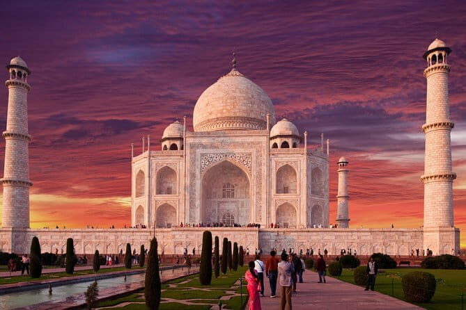 Taj Mahal same day luxurious Tour by Superfast Train from Delhi - Return Journey: Back in Delhi
