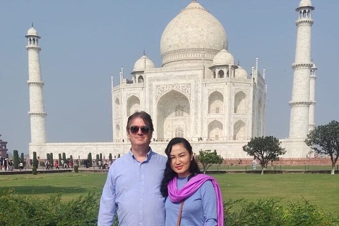 Taj Mahal same day luxurious Tour by Superfast Train from Delhi - The Benefits of a Guided, All-Inclusive Tour