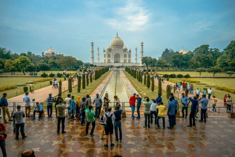 Taj Mahal: Shared Group Tour with Transfer from New Delhi - Guides: The Heart of the Experience