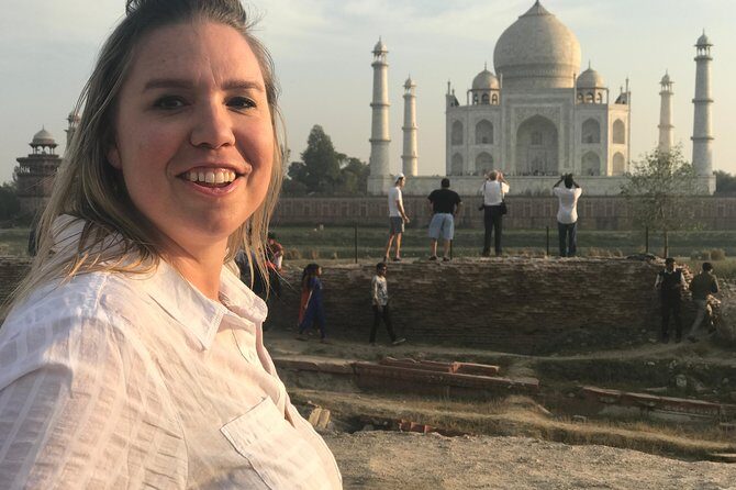 Taj Mahal skip the line luxury tour with guide - Is It Worth the Price?