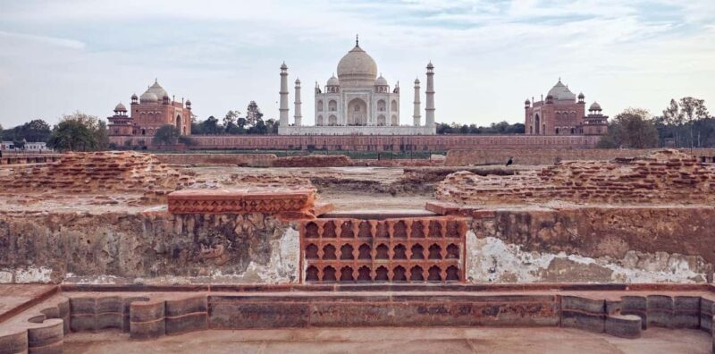 Taj Mahal Tour by Gatimaan Superfast Express Train - The Included Lunch: A Taste of Mughlai Cuisine