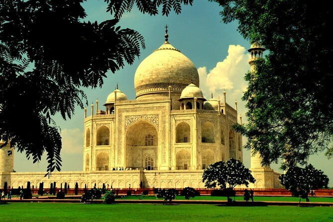 Taj Mahal Tour India By Train With Lunch And Entrance Tickets - A Closer Look at What Makes This Tour Stand Out