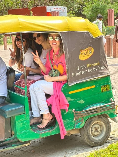 Taj Tuk tuk tour with skip the line - Key Points