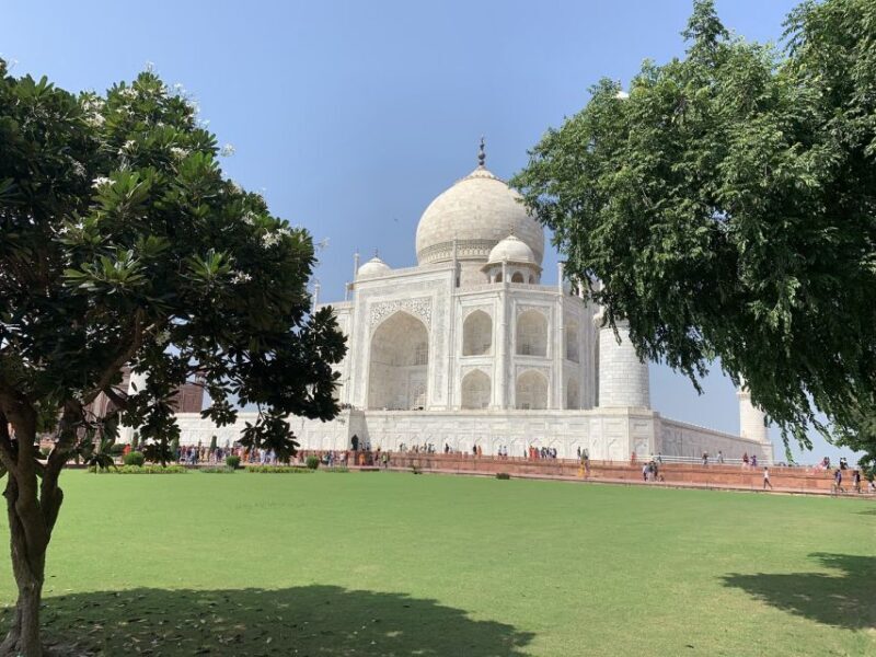 Tajmahal With Mausoleum Skip The Line Ticket With Guide - The Experience in Detail