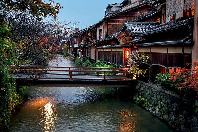 Takashi's local food adventure through Gion Kyoto tips of Ramen - Key Points