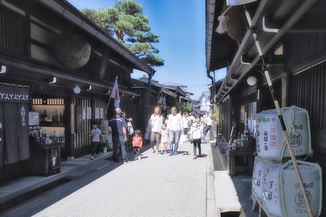 Takayama and Shirakawago/Photoshoot by professional photographer - Why This Tour Offers Excellent Value