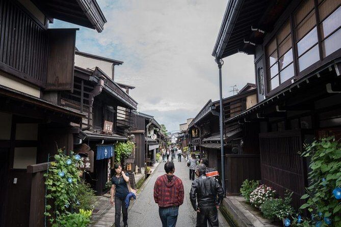 Takayama Full-Day Private Tour with Government Licensed Guide - Key Points