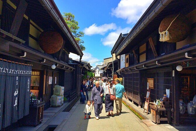 Takayama Local Cuisine, Food & Sake Cultural Tour with Government-Licensed Guide - Authenticity and Guides: The Heart of the Experience