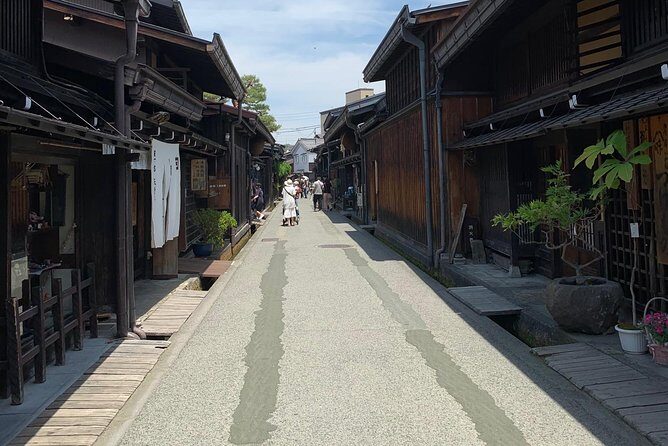 Takayama Old Town Walking Tour with Local Guide - Introduction