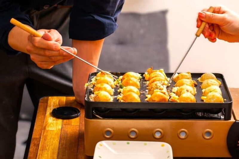 Takoyaki cooking experience in Kabukicho, Shinjuku - Key Points