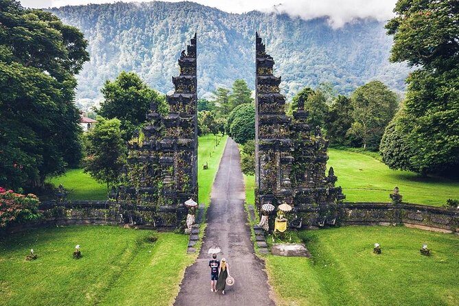 Tanah Lot - Jatiluwih (UNESCO) - Bedugul and Ulun Danu Temple Tour - Handara Iconic Gate: The Photo Op