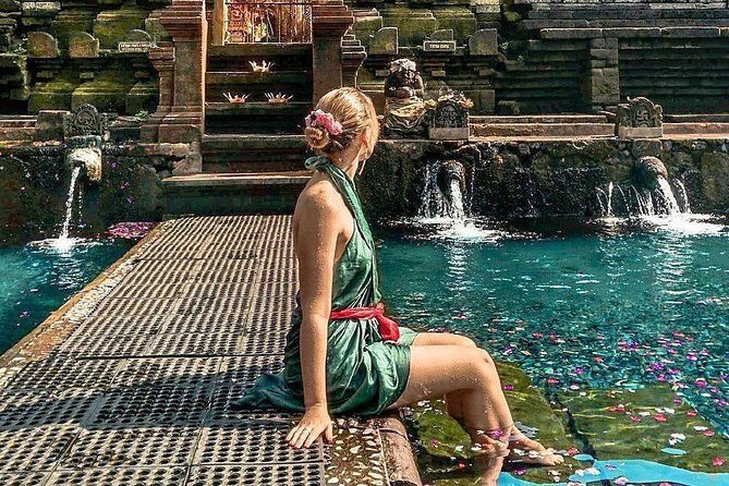 Tanah Lot Temple, Waterfall & Ubud Tour (Private & All-Inclusive) - FAQs