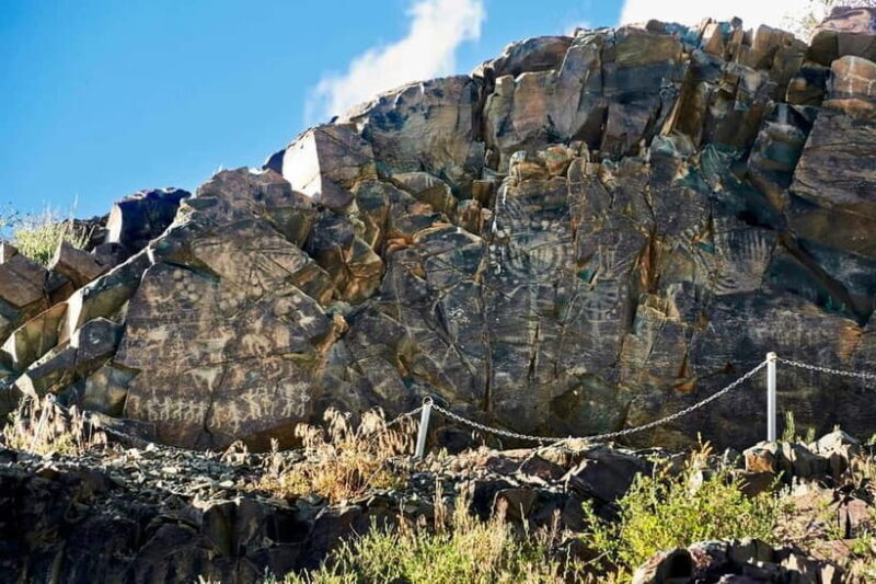 Tanbaly Gorge: Ancient Petroglyphs UNESCO Site Day Tour - Introduction to the Tour Experience