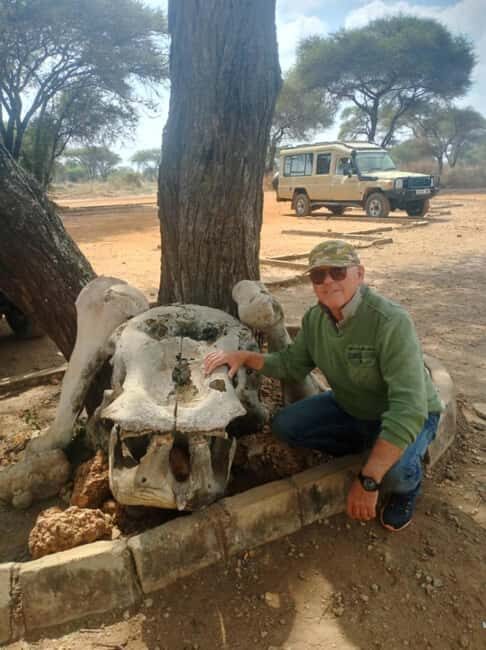 Tanzania: 4-Day Budget Safari to Tarangire and Serengeti - Food and Guides