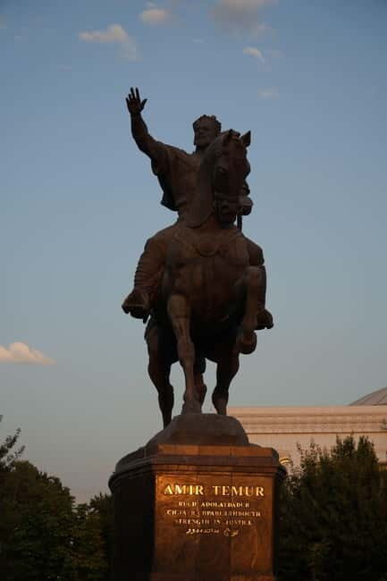 Tashkent city Night Tour with Dinner & Free Pro Photography - What to Expect During the Tour