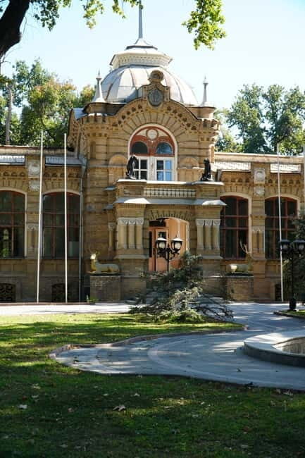 Tashkent city Night Tour with Dinner & Free Pro Photography - The Value of the Experience