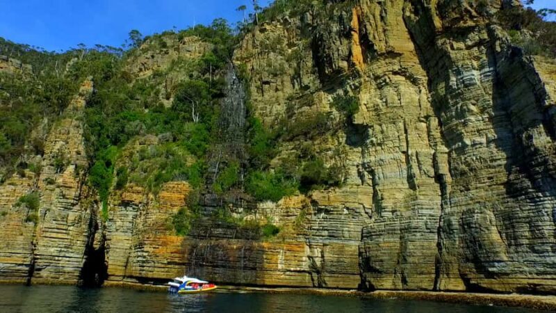 Tasman Peninsula Day Trip with Cruise & Devils from Hobart - Transportation and Group Dynamics