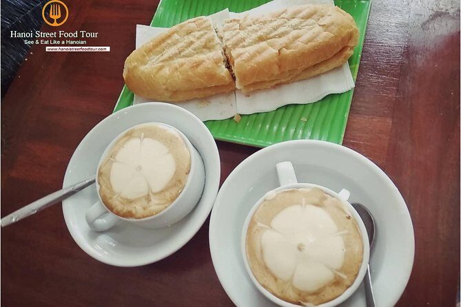 Tasting 8 Different Street Foods + Local Drink at Evening Time by Walking - A Deep Dive into the Hanoi Street Food Tour