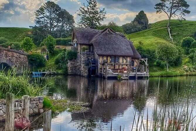 Taup to Auckland via Rotorua and Hobbiton - Concluding in Auckland