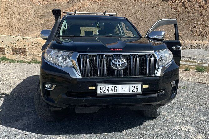 Taxi airport from Marrakech to medina and city tour - In-depth Look at the Logistics and Experience