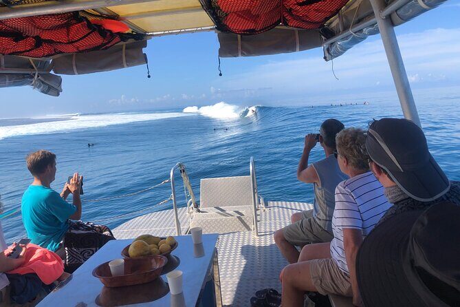 Taxi Boat to Watch the Teahupoo International Surfing Competition - The Pros and Cons Based on Reviews