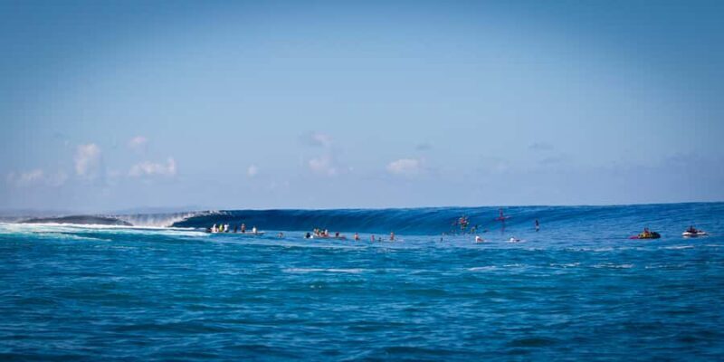 Teahupoo : First row Tahiti Pro taxi boat Tour - Introduction