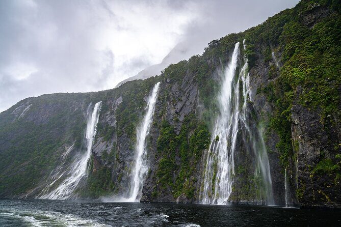 TeAnau to Queenstown via Milford Sound Tour with Cruise and Lunch - Discovering the Fiordland Landscape