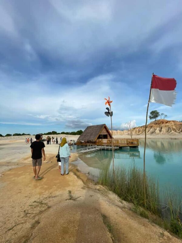 Teluk Sebong: Bintan Desert and Blue Lake Trip - Key Points