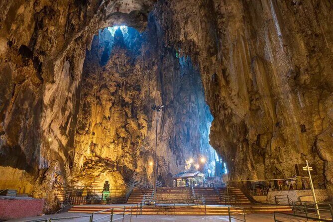 Ten Wonders Of Kuala Lumpur Shared Tour - Key Points