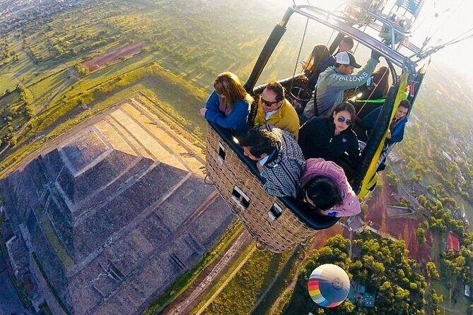 Teotihuacan Balloon ride + Transportation + Breakfast + Pyramids - An Overview of the Experience