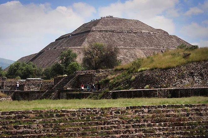 Teotihuacan & Basilica Guadalupe Tour with lunch - Starting Point and Timing