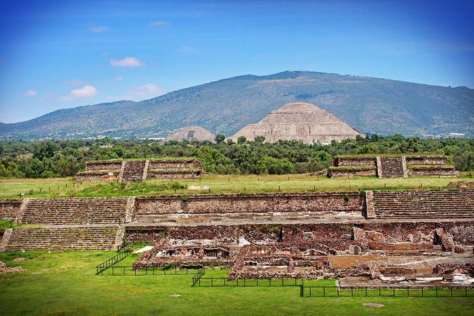 Teotihuacan & Basilica Guadalupe Tour with lunch - Transportation and Group Size