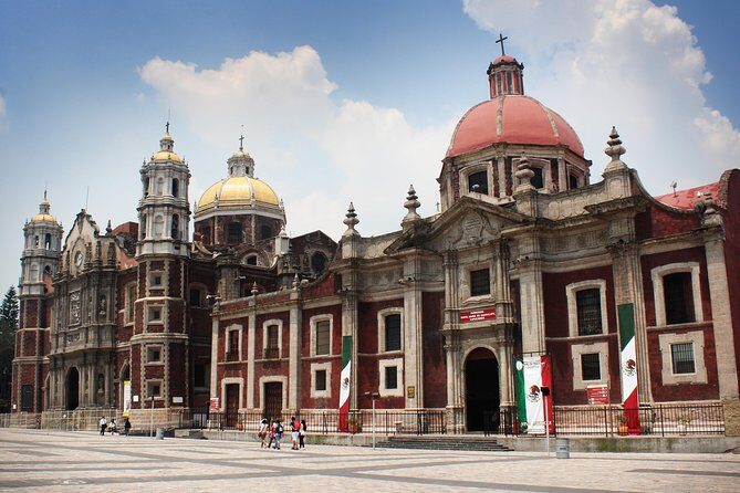 Teotihuacan & Basilica Guadalupe Tour with lunch - The Guide and Overall Experience