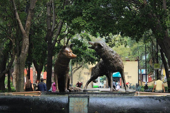 Teotihuacan & Guadalupe Shrine + Xochimilco, Coyoacán & Frida Kahlo Combo Tour - Summing It Up: Who Should Consider This Tour?