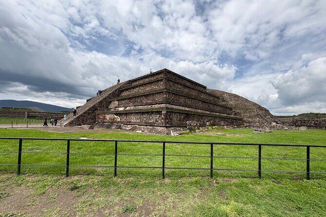 Teotihuacan Pyramids VIP Tour without Commercial Stops - What Past Travelers Say