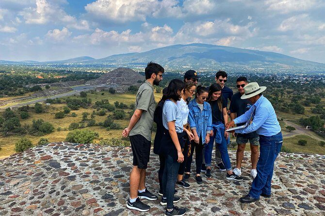 Teotihuacan Tours - The Guides: Passionate and Knowledgeable