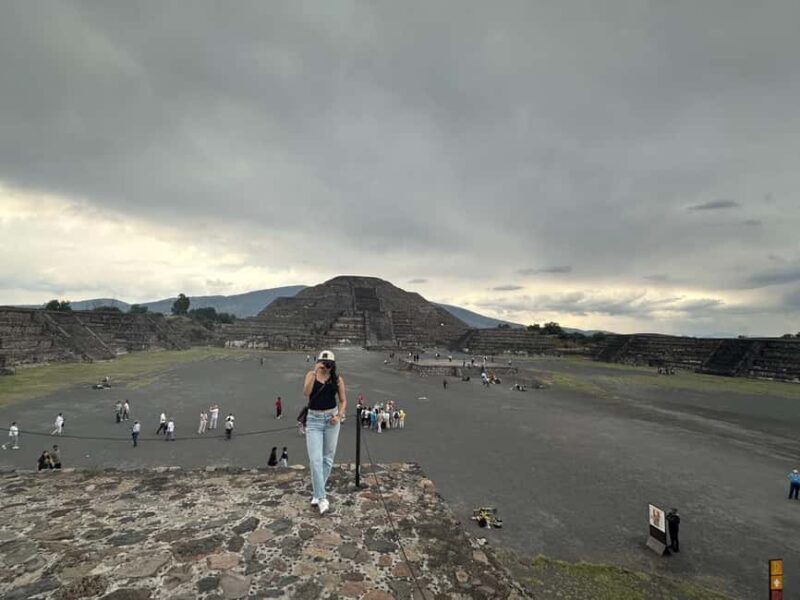 Teotihuacan VIP: Tour of the pyramids and Basilica of Guadalupe, tourist areas - Exploring the Archaeological Marvels of Teotihuacan
