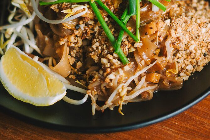 Thai Cooking Class and Visit to the Local Market with your English-speaking guide - Why This Tour Works Well