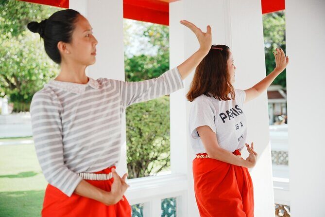 Thai Dance Class at Wat Arun - Reviews in Perspective