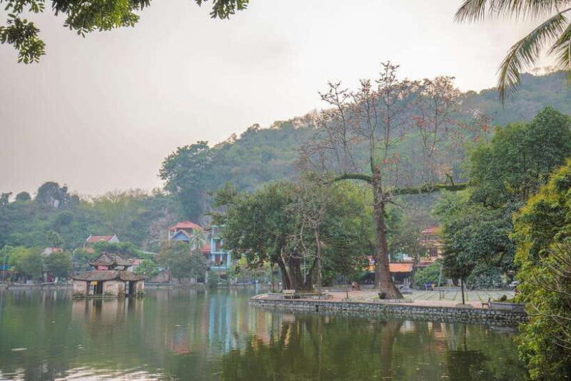 Thay Pagoda Duong Lam Ancient Village 1 Day Private trip. - Tasting Traditional Vietnamese Cuisine