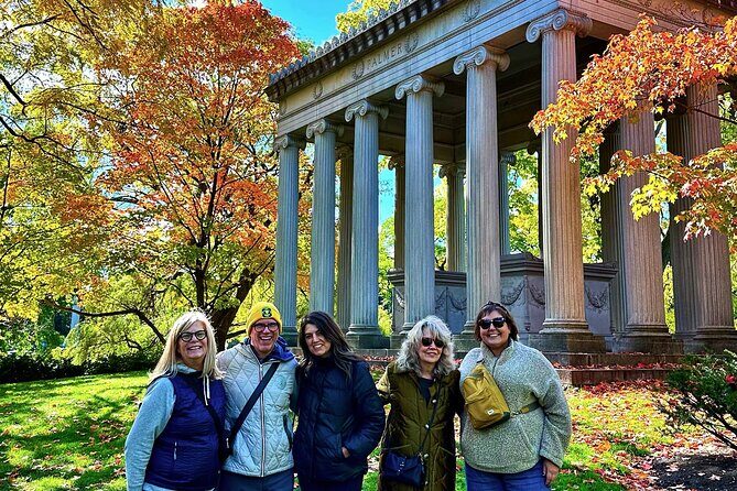 The Deep Pockets Of Graceland Cemetery Walking Tour - Why This Tour Is a Great Fit