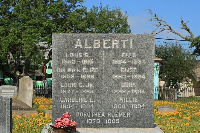 The Galveston Cemetery Tour - Walk With The Dead! - Why This Tour is Worth Considering