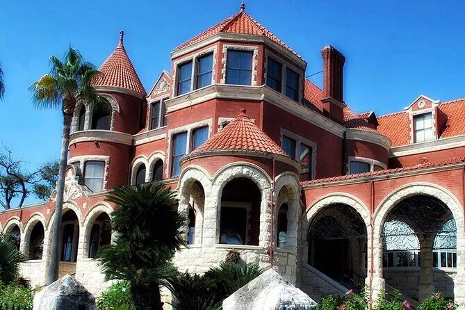 The Ghosts of Galveston Guided Walking Tour - The Guide: Knowledge Is Power