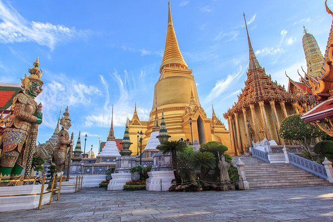The Grand Palace, Wat Phra Kaew, Wat Pho Tour with Massage option - Exploring the Itinerary: What to Expect at Each Stop